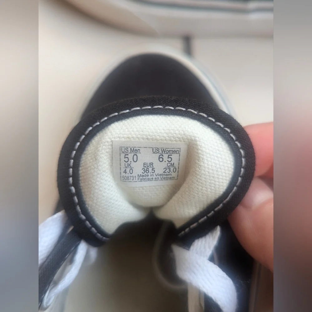 Kids | Vans | Authentic Black Classic - Kids 5Y - Picture 8 of 10